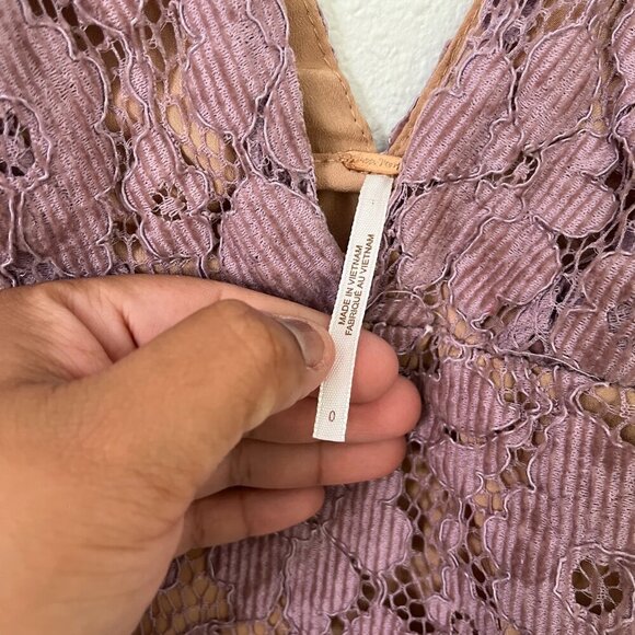 Free People Dangerous Love Mini Dress Deep V-NECK Lilac Nude Floral Lace Size 0 - Picture 5 of 8